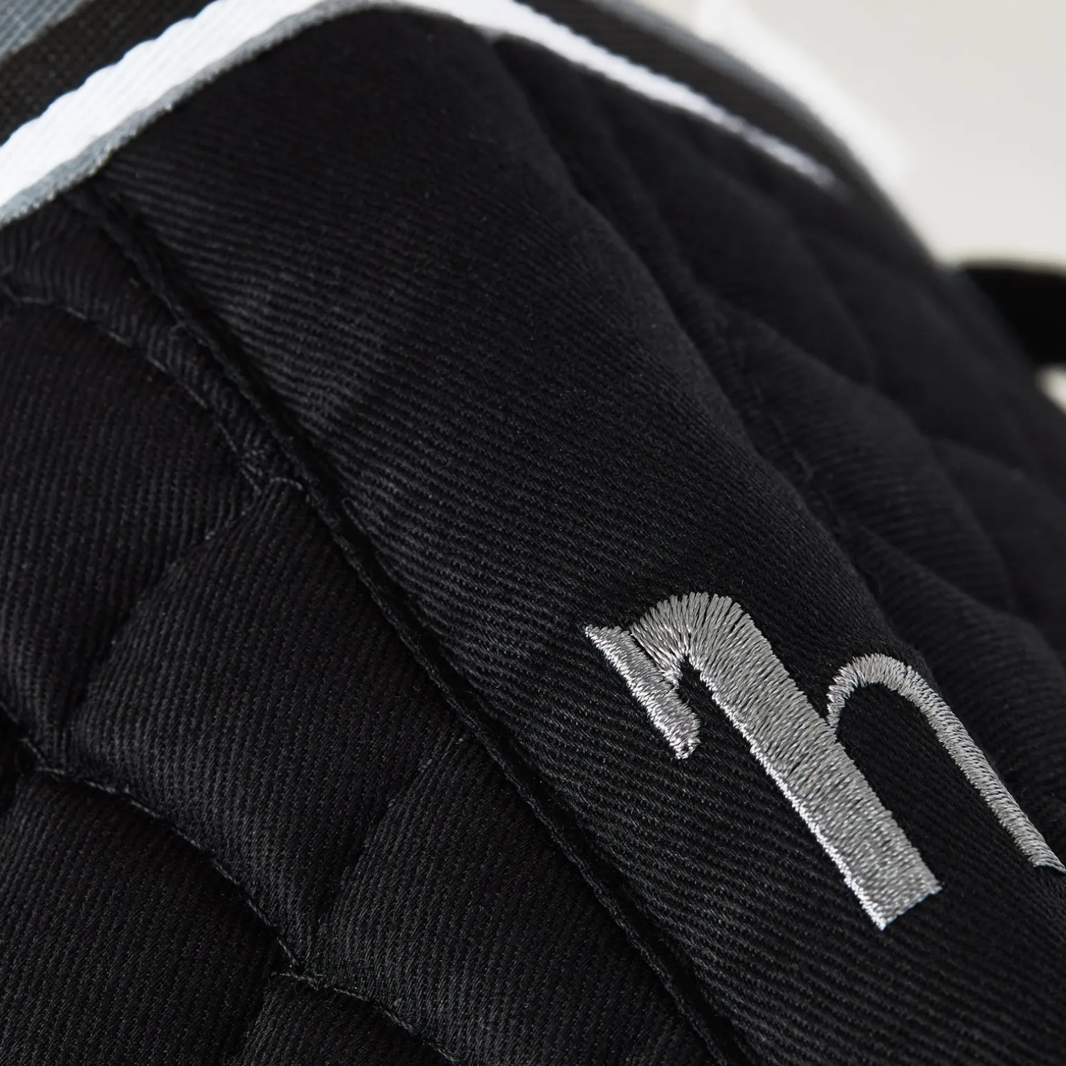 Adepto Dressurschabracke