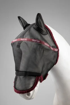 ausgestellte Fliegenmaske