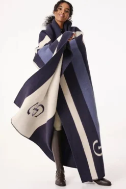 gestreifte Wolldecke