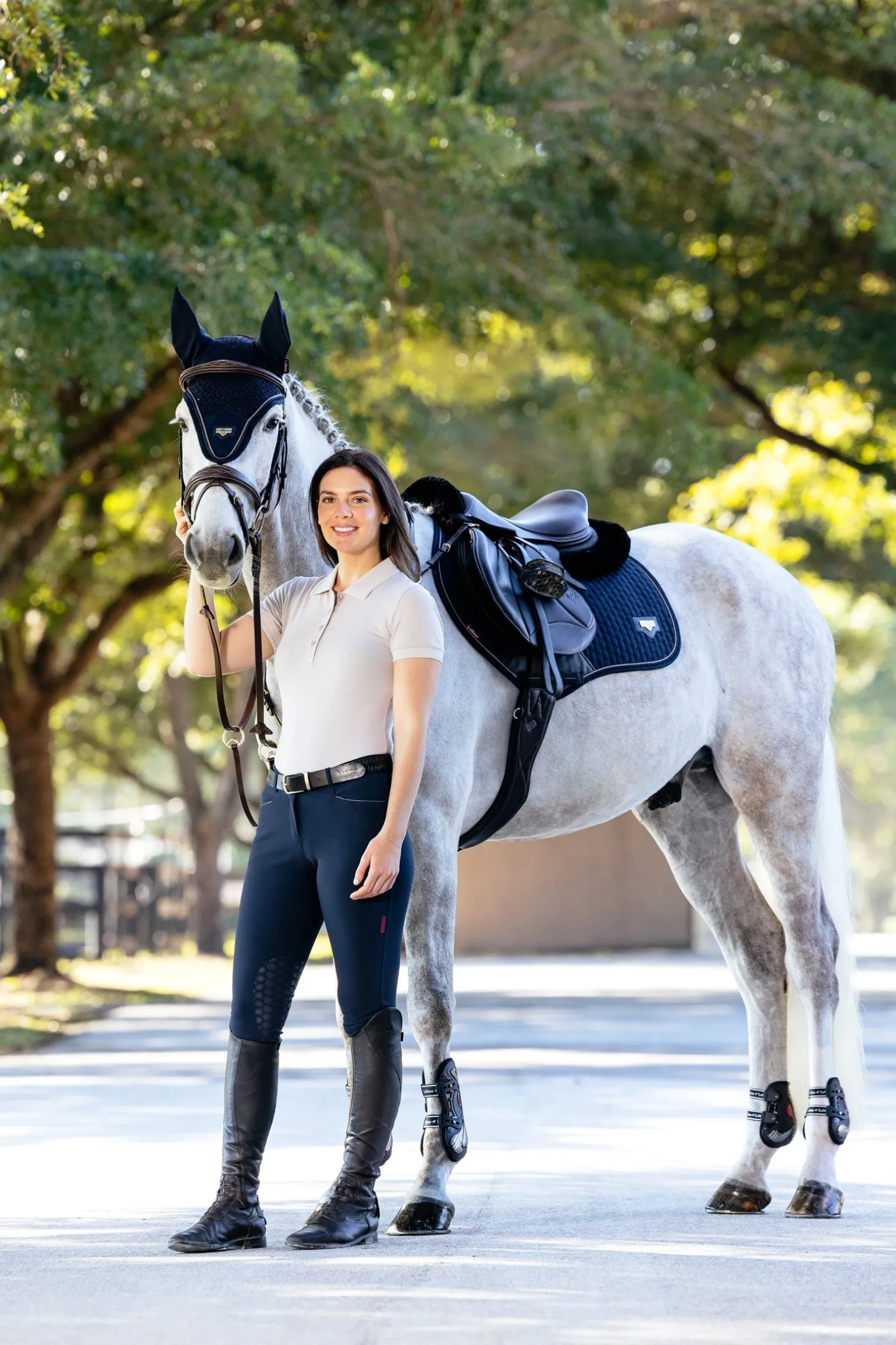 Puissance Close Contact Springschabracke aus Wildlederimitat