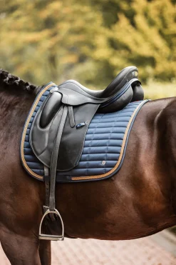 Quinn Dressurschabracke